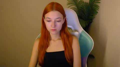 Vivien online show from November 10, 2025, 7:24 pm