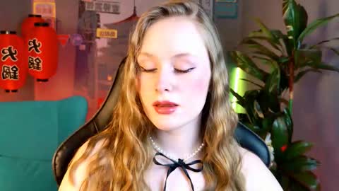 Vivien online show from November 22, 2025, 9:08 am