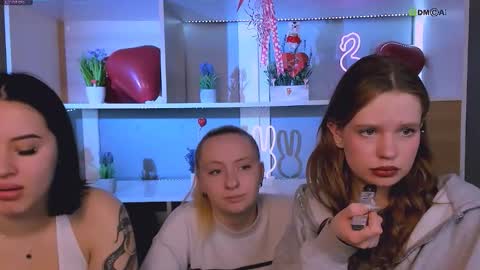 vivy_star online show from February 15, 2026, 7:32 pm