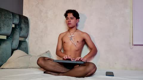 vix_hot online show from May 2, 2026, 7:41 pm