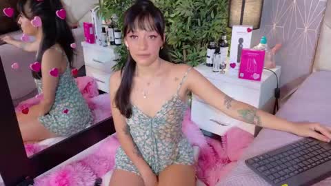 Vixen  online show from May 12, 2026, 11:40 am