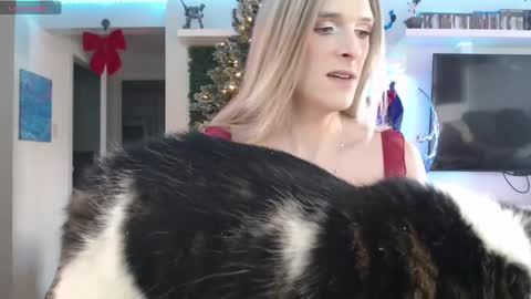 Vixen online show from December 14, 2025, 6:23 pm