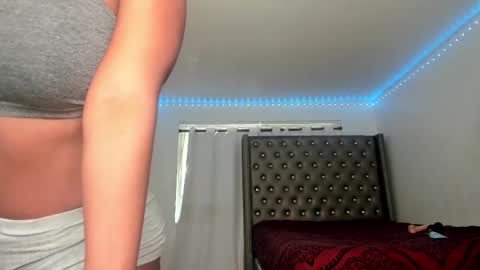 Sasha Malone online show from December 17, 2025, 4:46 pm