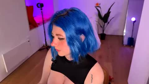 Polly  Online mostly at 9pm-2am UK Time online show from February 16, 2025, 9:48 pm