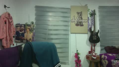 Snapshot of vl21cm chatting on September 29, 2025, 12:10 pm vl21cm online show from September 29, 2025, 12:10 pm