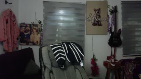 Snapshot of vl21cm chatting on October 5, 2025, 7:17 am vl21cm online show from October 5, 2025, 7:17 am