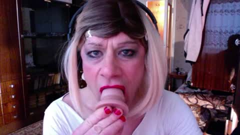 Snapshot of vladiskin chatting on February 3, 2026, 6:22 am Violetta Elysia online show from February 3, 2026, 6:22 am