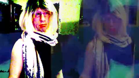 Snapshot of vladiskin chatting on February 8, 2026, 3:59 pm Violetta Elysia online show from February 8, 2026, 3:59 pm