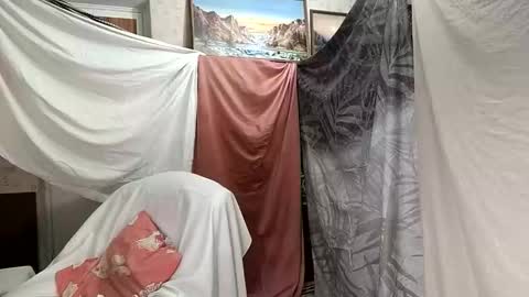 Snapshot of vladiskin chatting on April 6, 2026, 11:49 pm Violetta Elysia online show from April 6, 2026, 11:49 pm