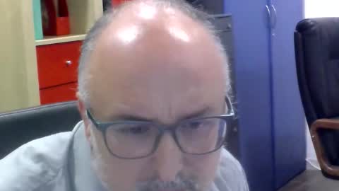 volpi72 online show from October 31, 2025, 11:33 am