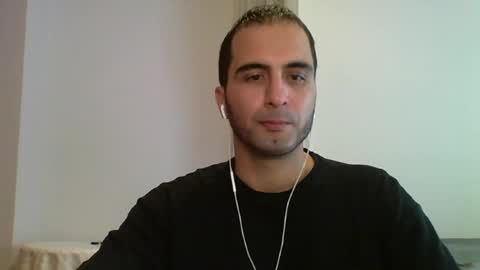 Snapshot of volve5 chatting on April 19, 2026, 11:42 am volve5 online show from April 19, 2026, 11:42 am
