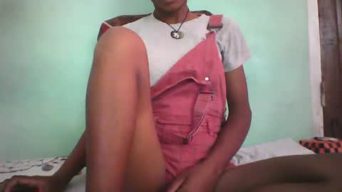 vounialdy online show from February 15, 2025, 6:02 am