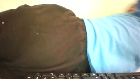 vounialdy online show from March 6, 2025, 10:52 am