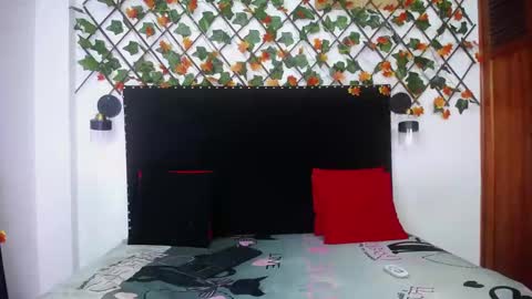 vsamanthaper2 online show from February 17, 2026, 8:04 pm