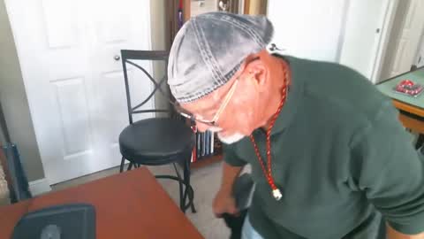 Snapshot of vueuorme chatting on December 17, 2024, 6:53 pm Vueuorme online show from December 17, 2024, 6:53 pm