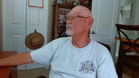 Snapshot of vueuorme chatting on September 28, 2025, 4:12 pm Vueuorme online show from September 28, 2025, 4:12 pm