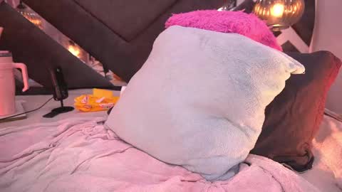 Violeta online show from February 22, 2025, 6:17 am