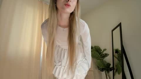 Nana online show from September 9, 2025, 4:12 am