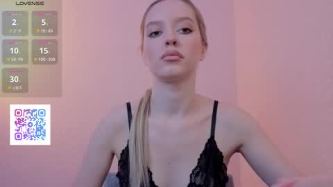 Snapshot of w_pickmebabby_w chatting on November 6, 2025, 8:43 pm w_pickmebabby_w online show from November 6, 2025, 8:43 pm