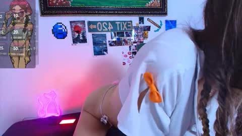 Waifu exe online show from September 27, 2025, 3:55 am