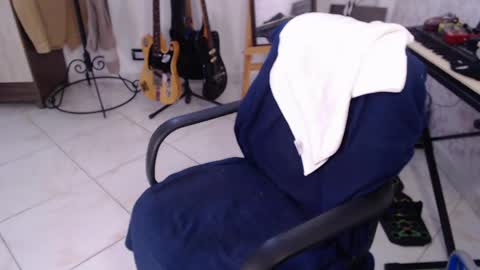 Snapshot of wake_and_bakee chatting on May 27, 2026, 8:39 pm John online show from May 27, 2026, 8:39 pm