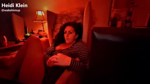 wakehimup online show from November 26, 2025, 8:37 am