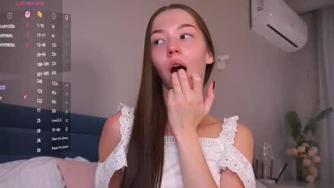  Lina online show from November 3, 2025, 4:36 am