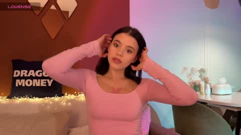 Snapshot of waki_lucky chatting on February 3, 2025, 12:25 pm Mia online show from February 3, 2025, 12:25 pm