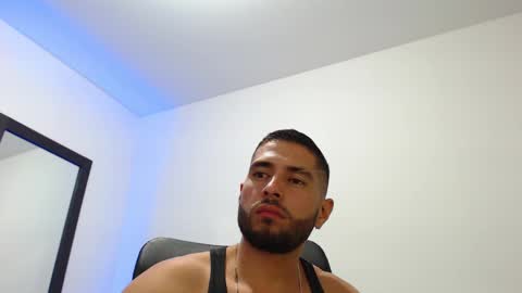 Snapshot of walter_brownn01 chatting on January 19, 2025, 2:25 am WALTER BROWN online show from January 19, 2025, 2:25 am