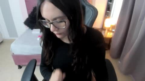 Alexandra online show from October 20, 2025, 4:29 pm