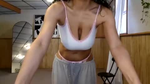 wanderlustgaal online show from February 4, 2026, 1:06 pm