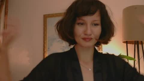 Miya online show from April 18, 2026, 1:53 am