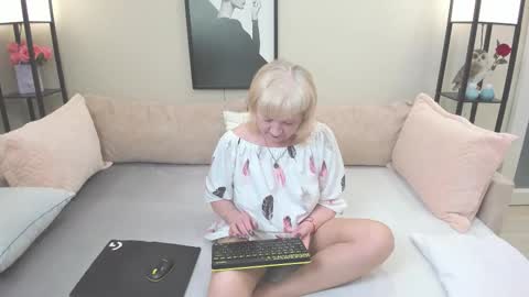Snapshot of wanessaraso chatting on October 21, 2025, 1:01 pm wanessaraso online show from October 21, 2025, 1:01 pm