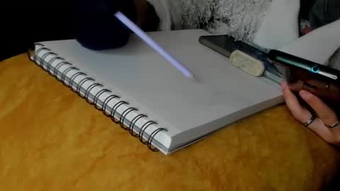 Snapshot of waningrosee chatting on March 8, 2025, 7:42 pm Waningrose Lu online show from March 8, 2025, 7:42 pm