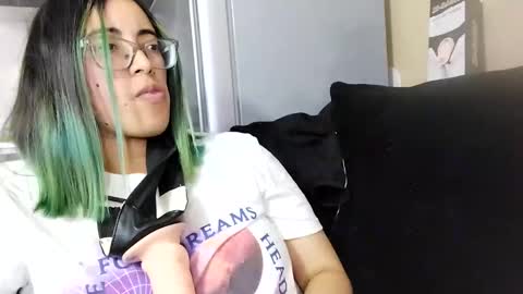 Waningrose  Lu online show from November 8, 2025, 9:24 pm