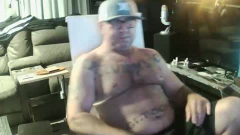 Snapshot of wantitbutyoucanthaveit chatting on May 15, 2026, 7:26 am inittogetitin online show from May 15, 2026, 7:26 am
