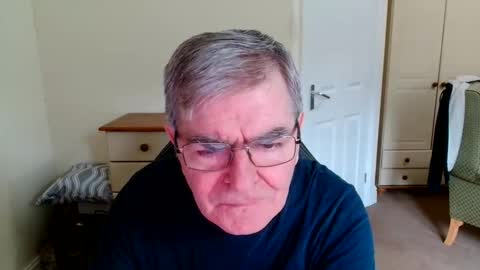 wanttobefree90 online show from April 6, 2026, 9:21 am