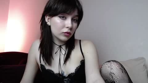 Snapshot of warm_june chatting on January 17, 2025, 12:20 am June online show from January 17, 2025, 12:20 am