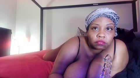 LAUREN LUSH online show from February 9, 2025, 8:11 am