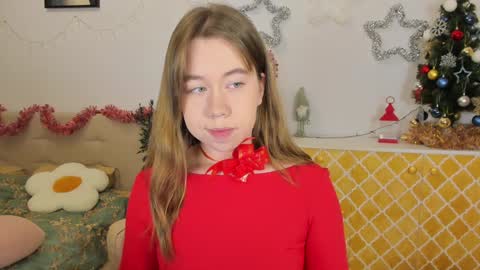 Snapshot of watermelon_sugar_ chatting on December 21, 2024, 3:09 pm Tess  Pls support me with  Can we reach 155 my favorite number online show from December 21, 2024, 3:09 pm