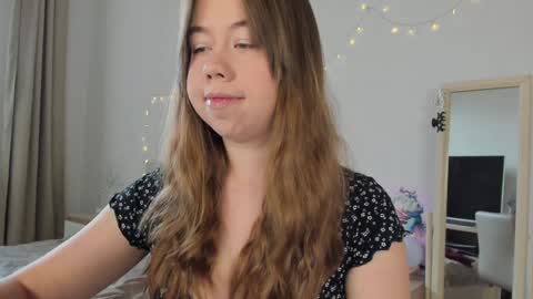 Snapshot of watermelon_sugar_ chatting on January 21, 2025, 8:41 am Tess  Pls support me with  Can we reach 155 my favorite number online show from January 21, 2025, 8:41 am