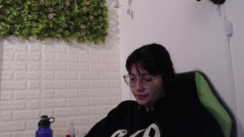 Trixie 3 online show from January 31, 2025, 1:34 pm