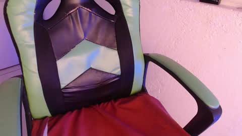 Trixie 3 online show from November 10, 2025, 1:21 pm