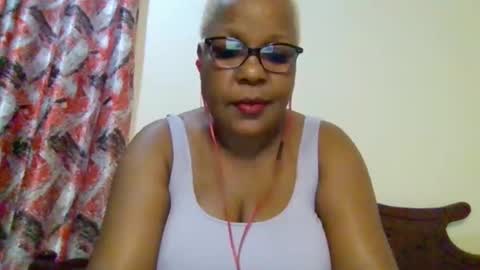 weaverbird25 online show from February 23, 2026, 9:23 pm