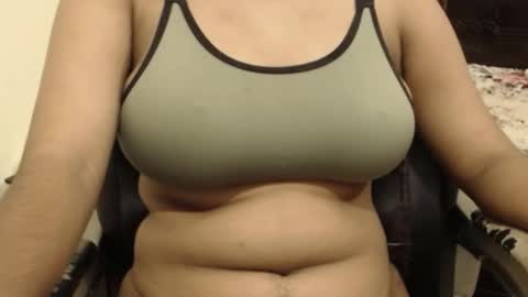 mina online show from October 18, 2025, 8:37 am