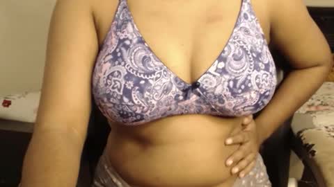 mina online show from October 31, 2025, 3:13 pm