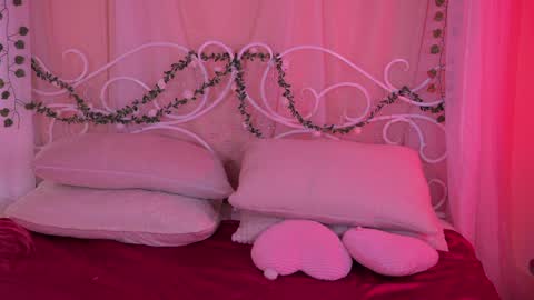 wednesday_evans online show from April 5, 2026, 5:26 am