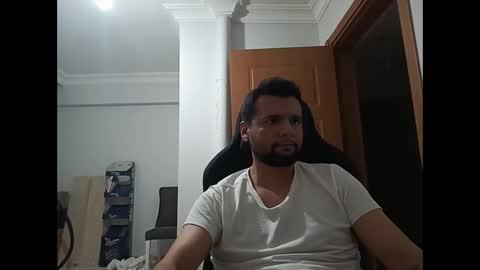 Snapshot of weezing442 chatting on April 3, 2026, 5:22 pm alp online show from April 3, 2026, 5:22 pm