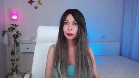 Wendi Foster online show from February 3, 2025, 7:52 pm