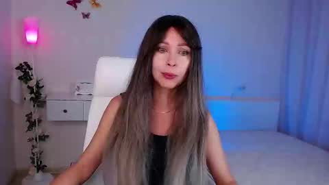 Wendi Foster online show from September 23, 2025, 6:33 pm